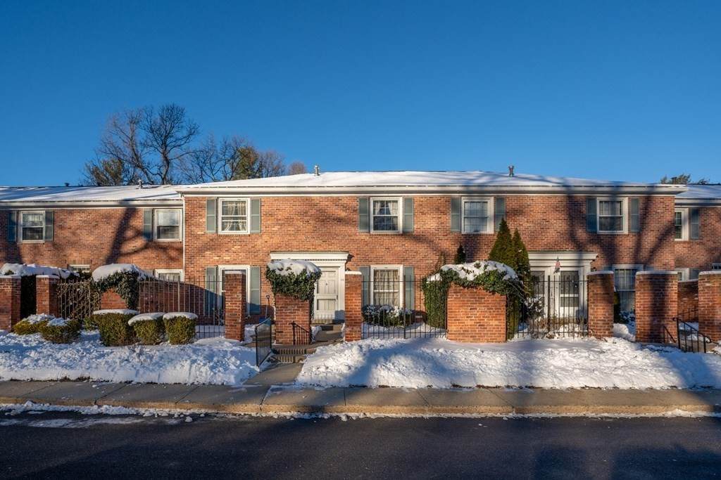 58 Williamsburg Dr - Photo 1