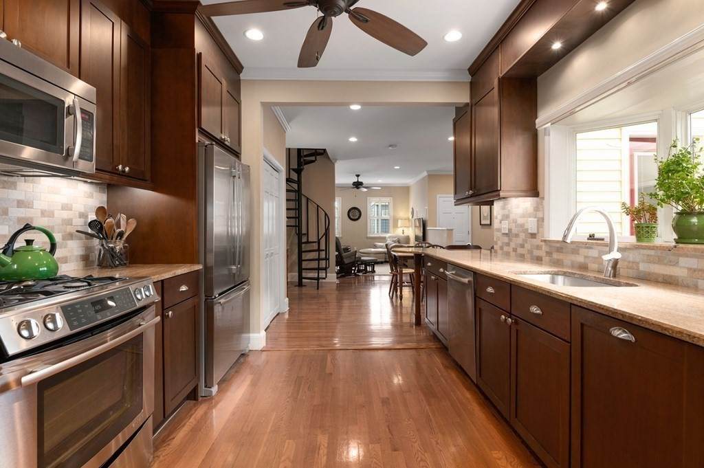 8 Sheafe St - Photo 1