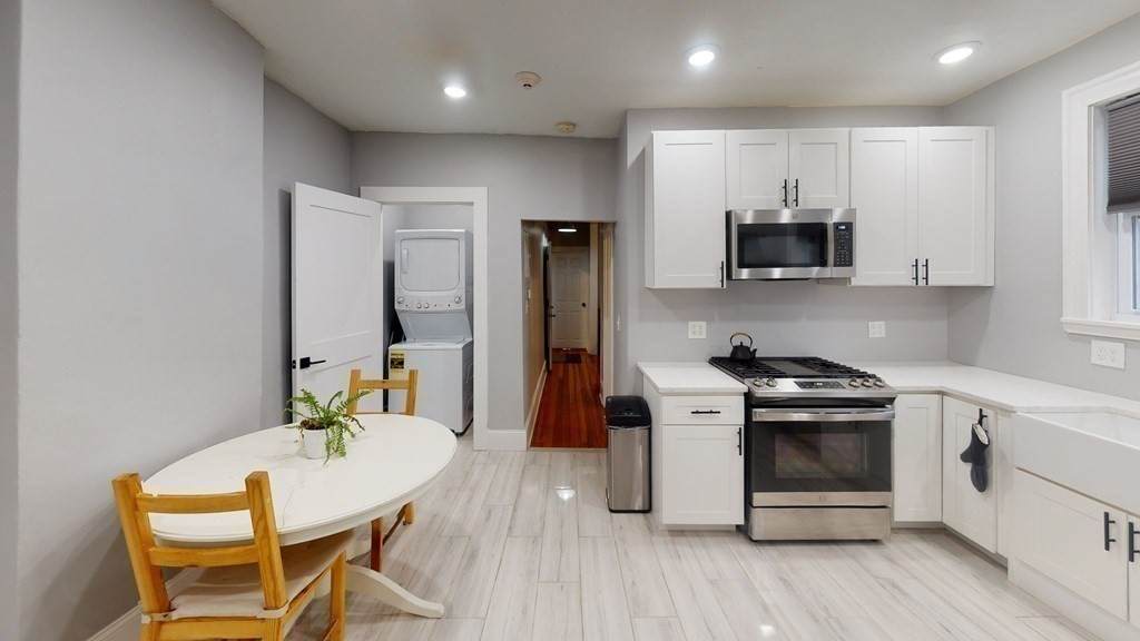 416 Seaver St - Photo 1