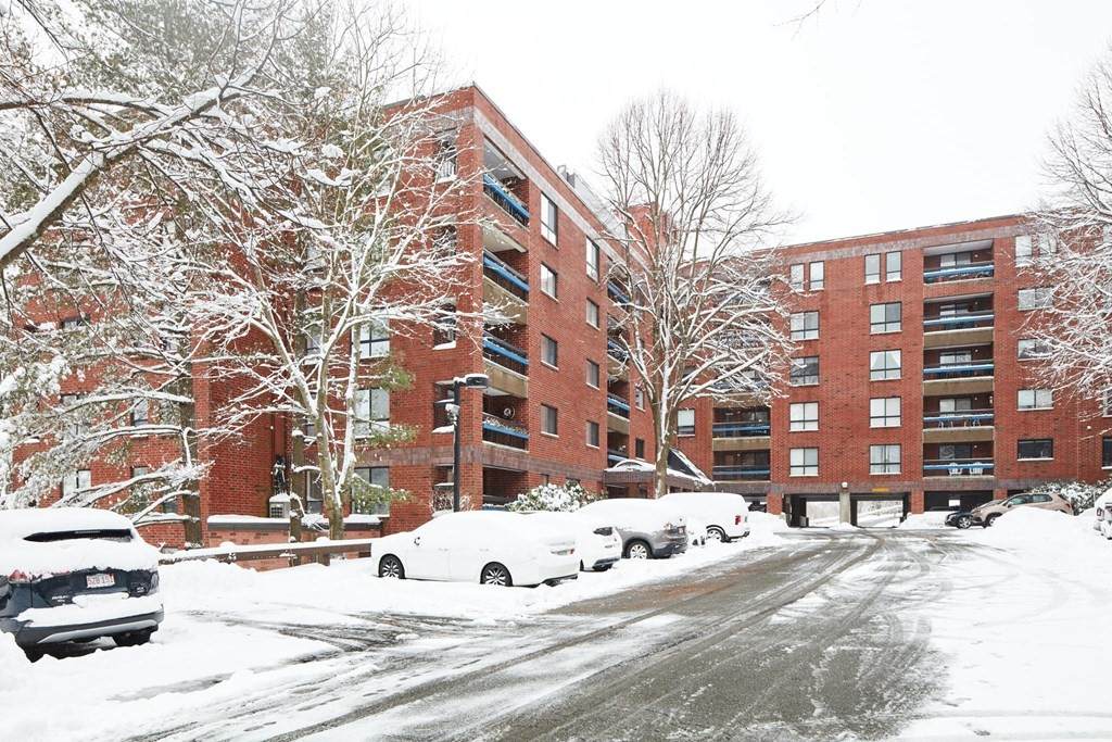 4 Summit Dr - Photo 1