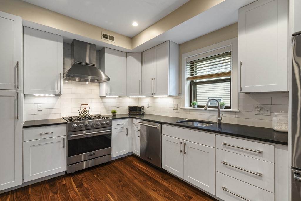 24 Rawson St - Photo 1