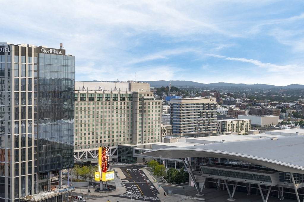 135 Seaport Boulevard - Photo 1