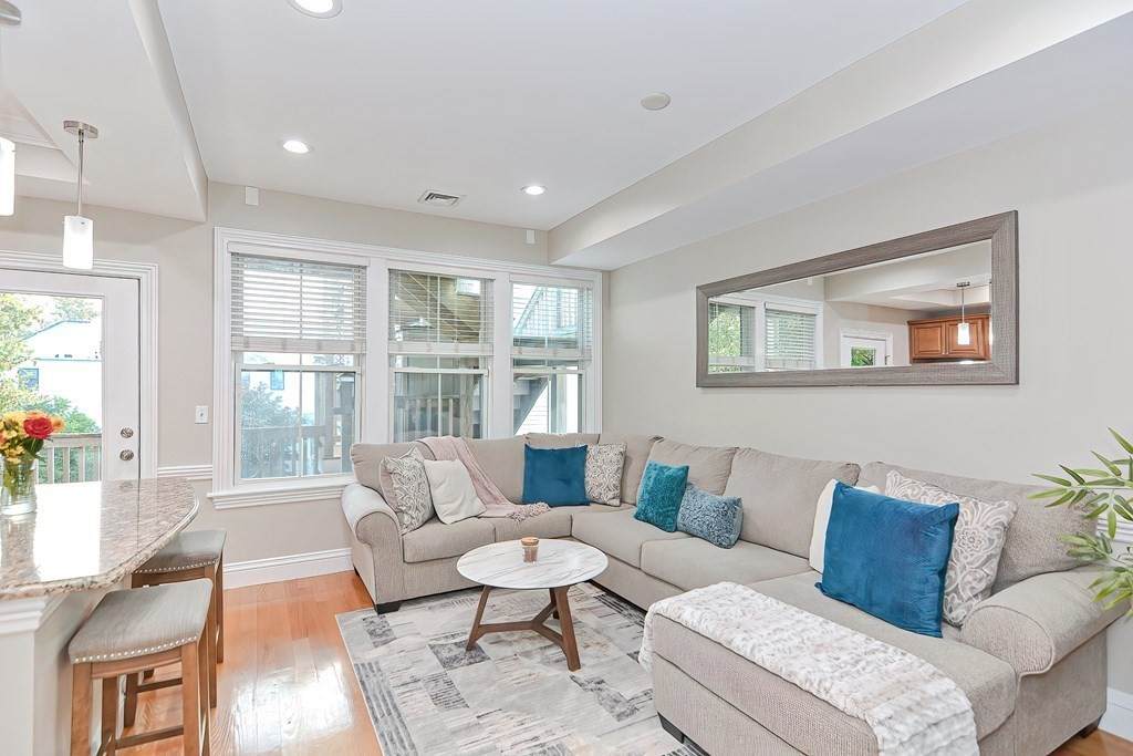 126 G Street - Photo 1