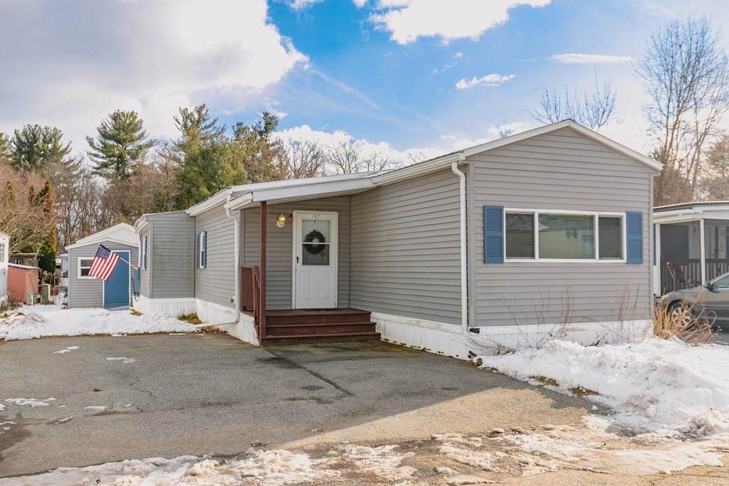 192 Mason Ave - Photo 1