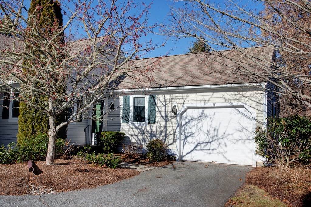 18 Executive Dr - Photo 1