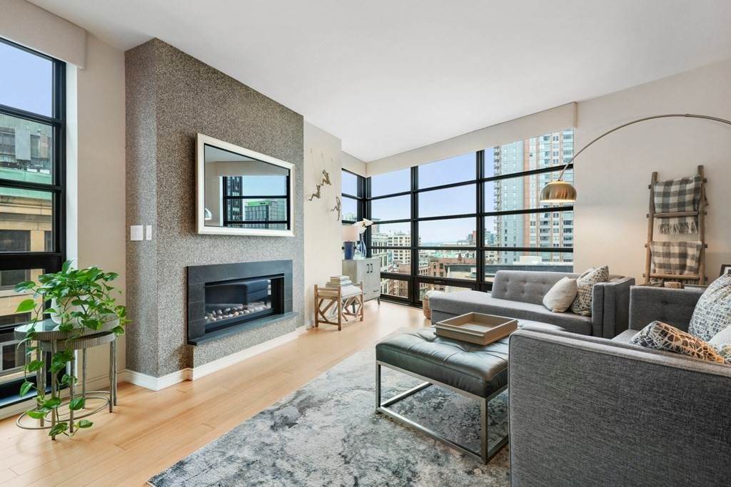 580 Washington St - Photo 1