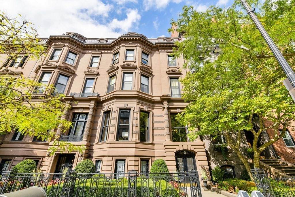 128 Beacon Street - Photo 1