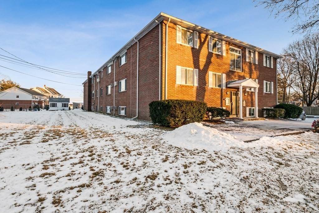 194 Pine St - Photo 1