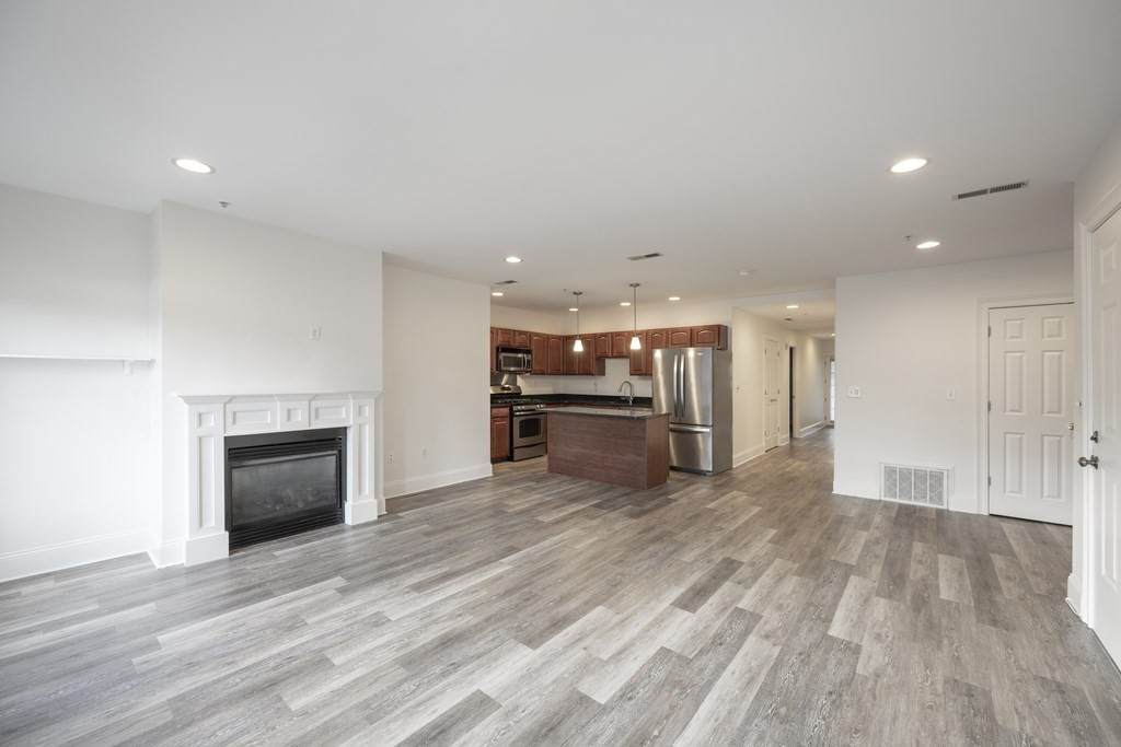 1306 Columbia Rd - Photo 1