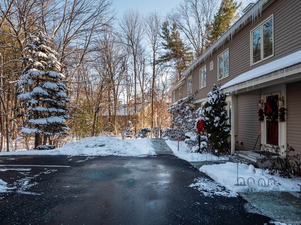 33 Brickett Hill Circle - Photo 1