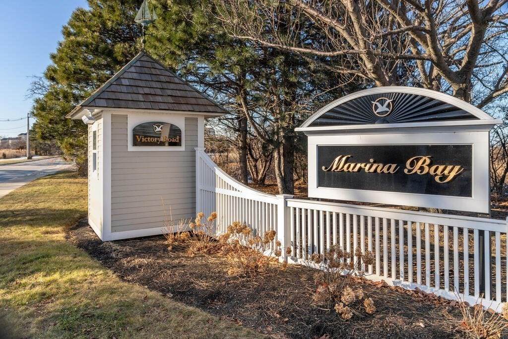 10 Seaport Drive - Photo 1