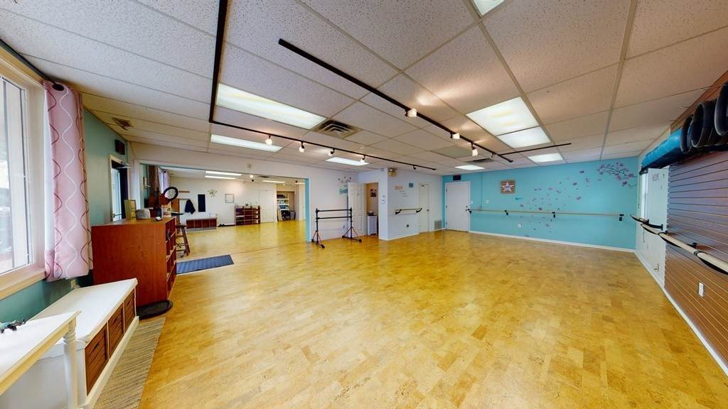 156 Main St - Photo 1