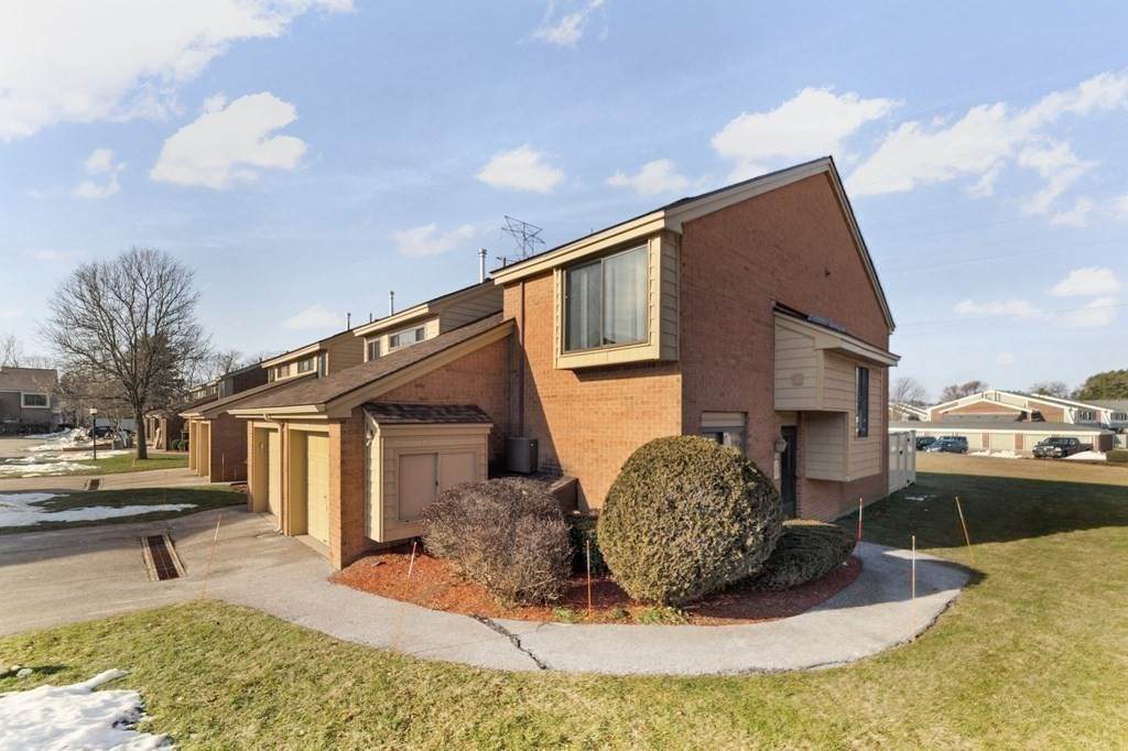 55 Cottonwood Drive - Photo 1