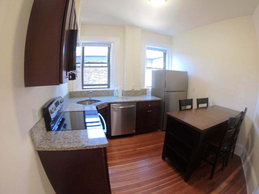 1463 Beacon - Photo 1