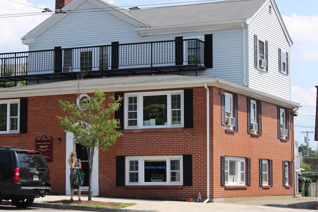 63 Mt Auburn - Photo 1