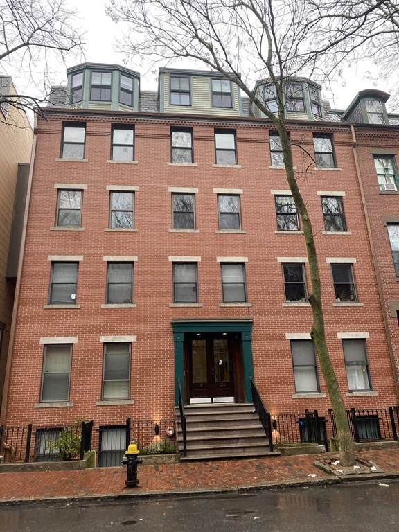 18 E Springfield St - Photo 1