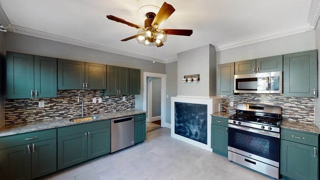 470 Warren - Photo 1