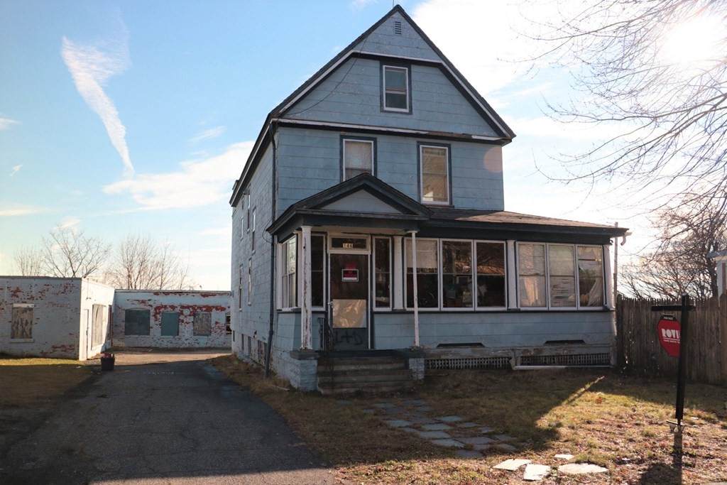 146 Brown Ave - Photo 1