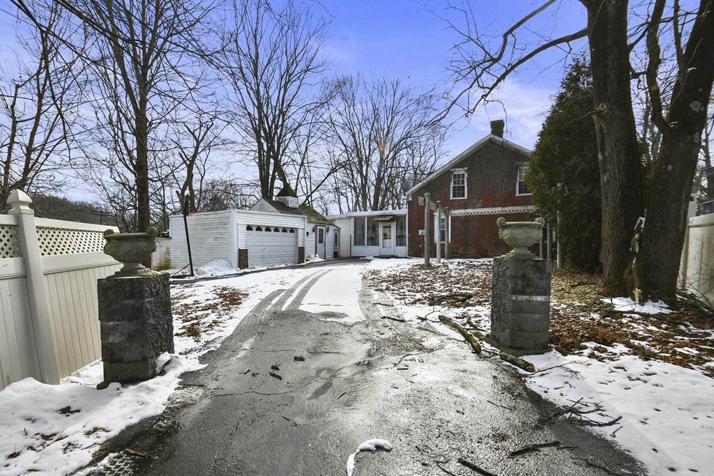 991 Riverside Drive - Photo 1