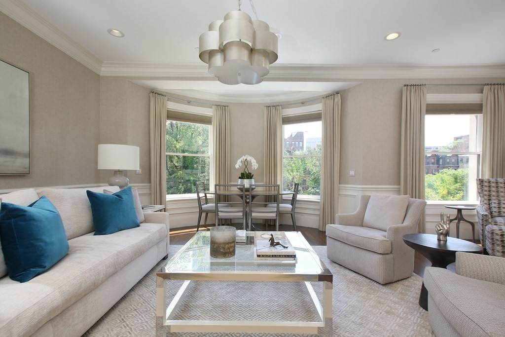 329 Commonwealth Avenue - Photo 1