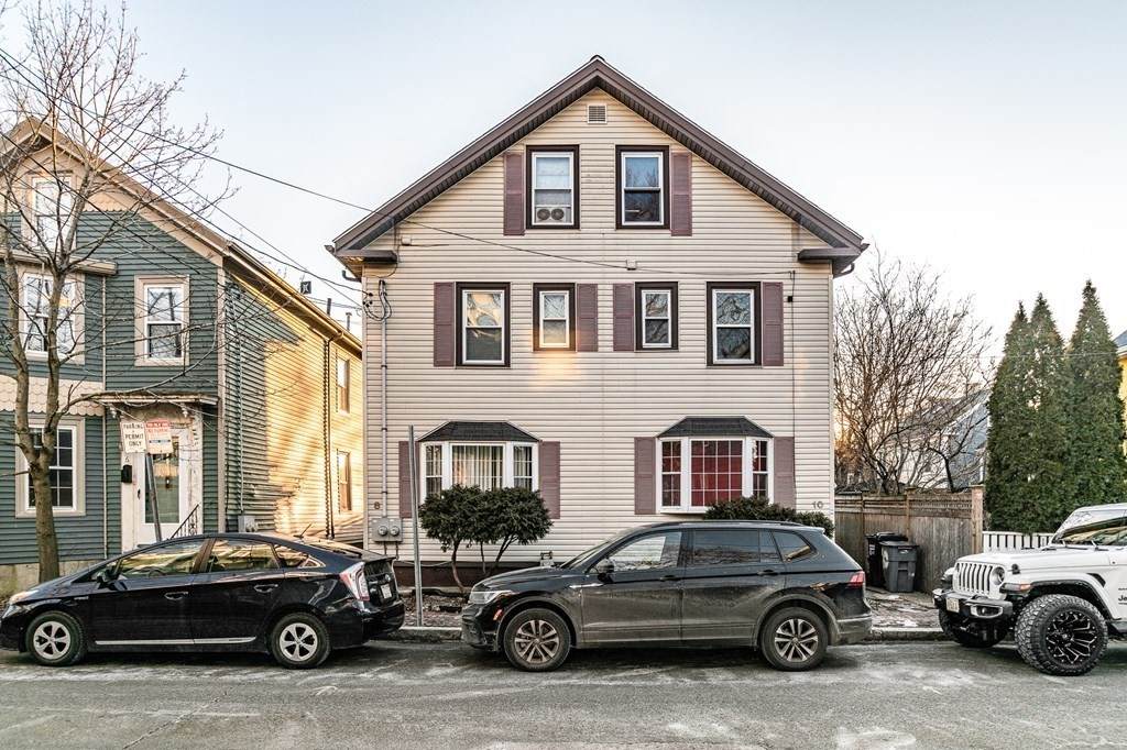 10 Rockwell St - Photo 1
