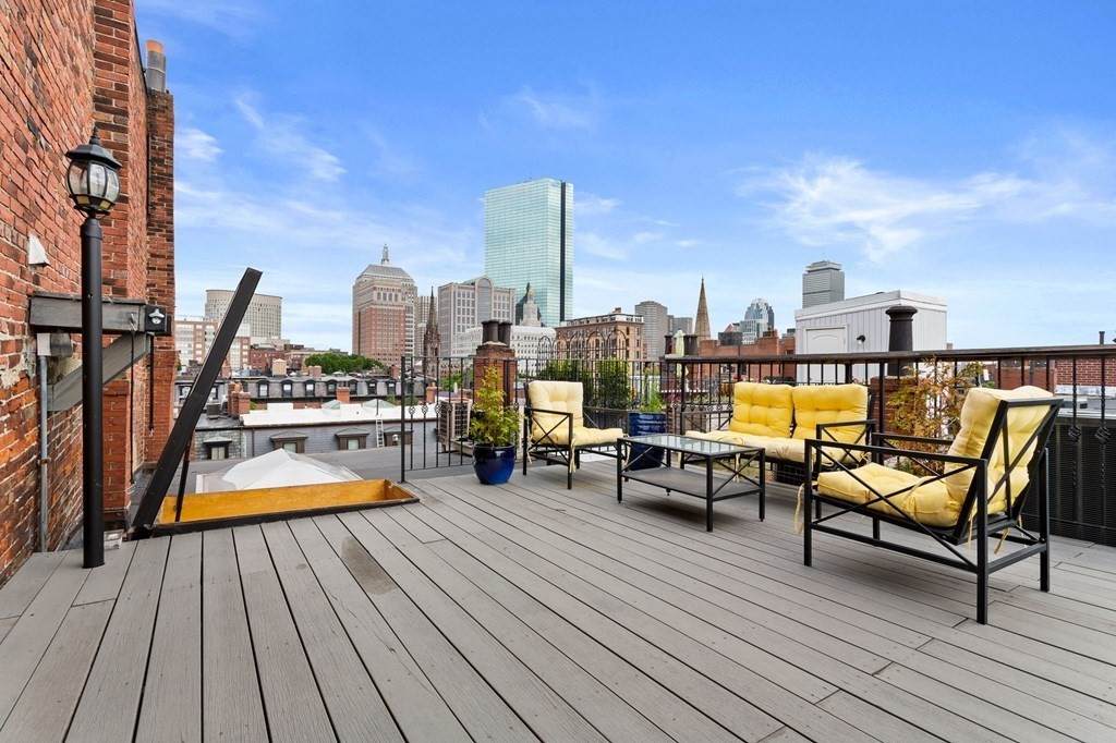 127 Beacon St - Photo 1
