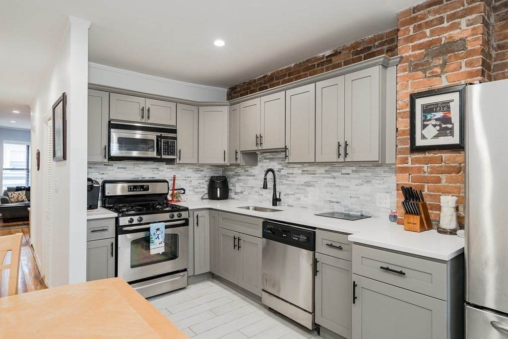 8 Saxton Street - Photo 1