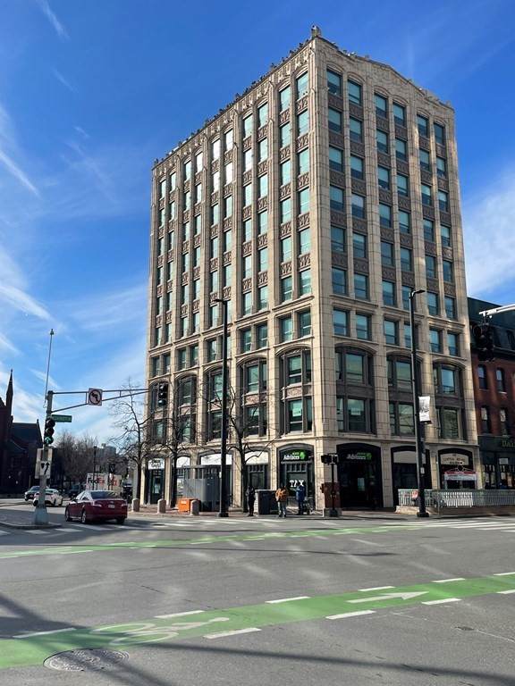 678 Massachusetts Ave - Photo 1