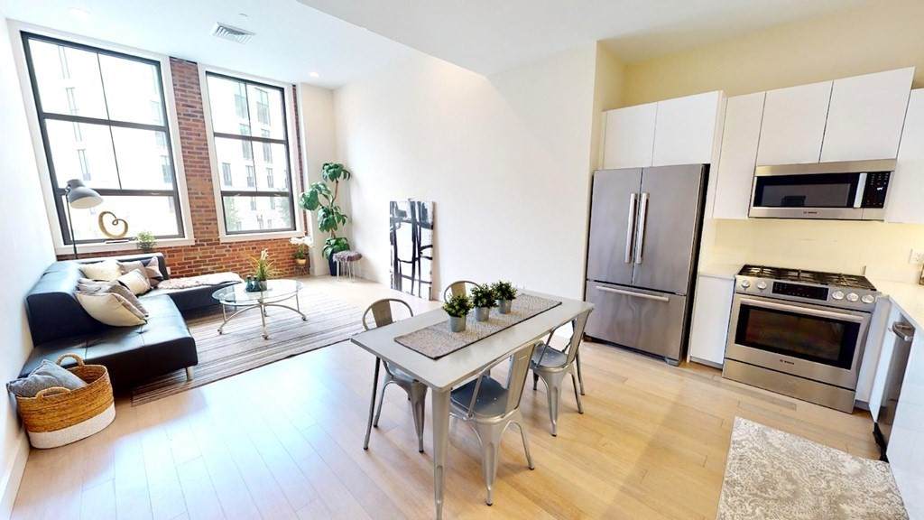 121 Portland Street - Photo 1