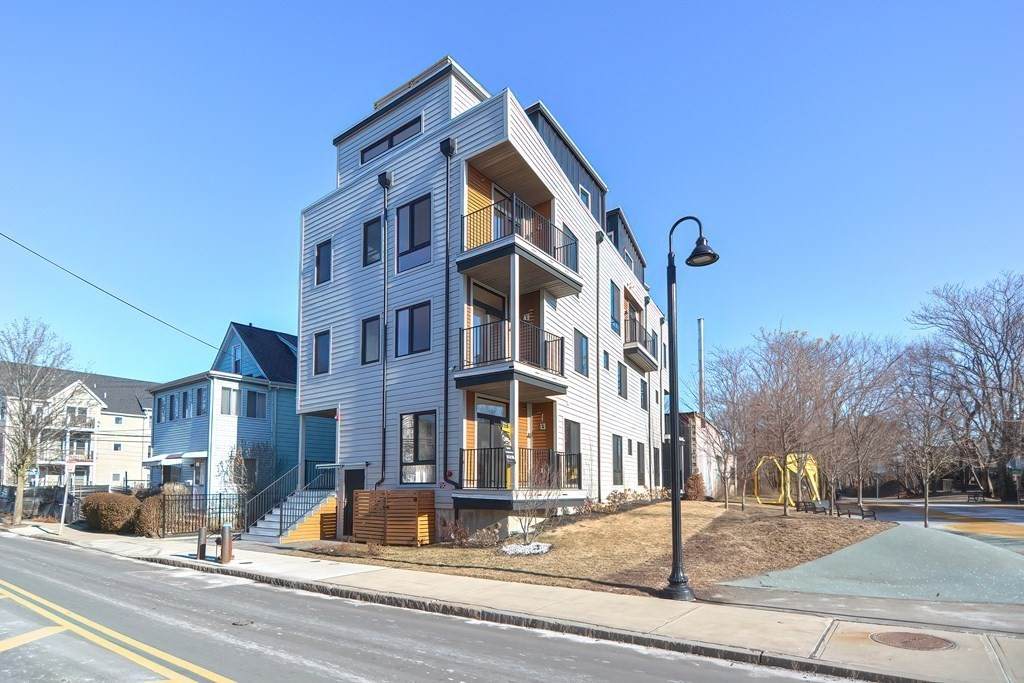 165 Cedar St - Photo 1