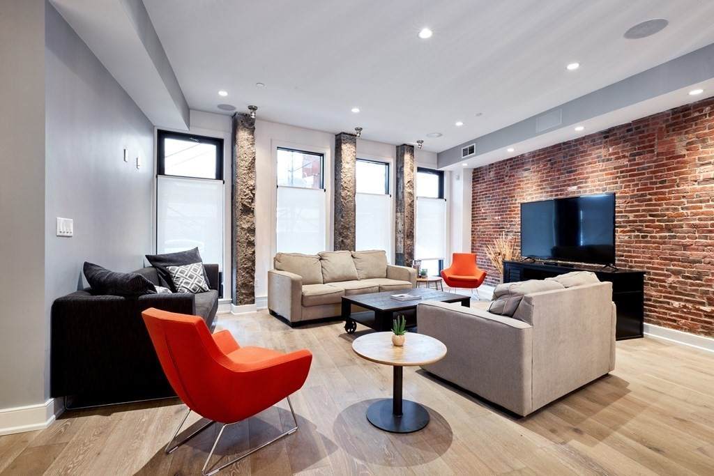 414 Commercial St - Photo 1