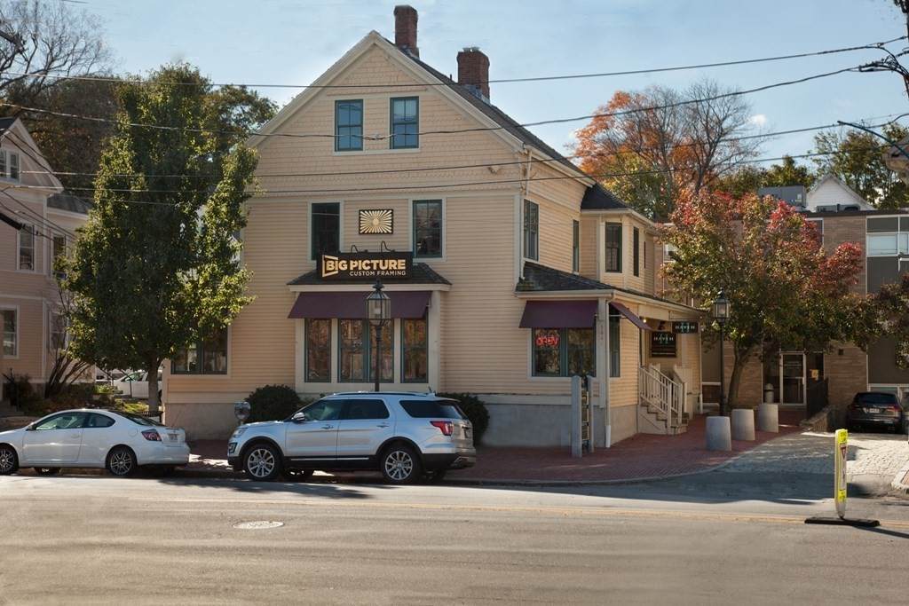 1646 Massachusetts Ave - Photo 1