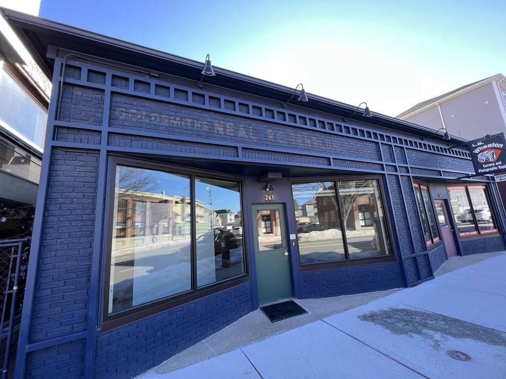 261 Park Ave - Photo 1