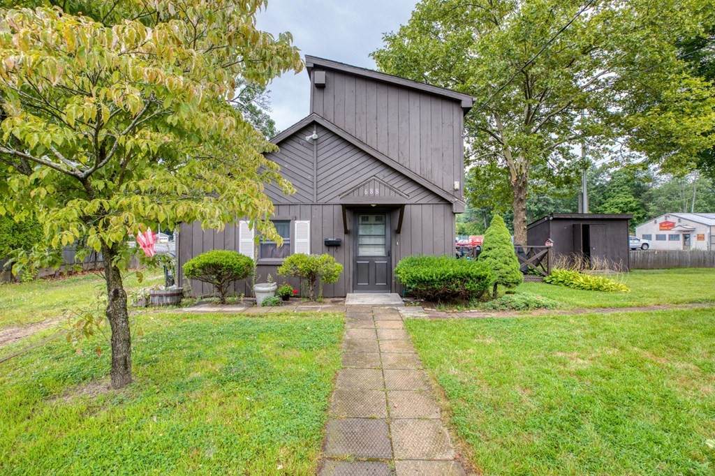 688 Prospect St - Photo 1
