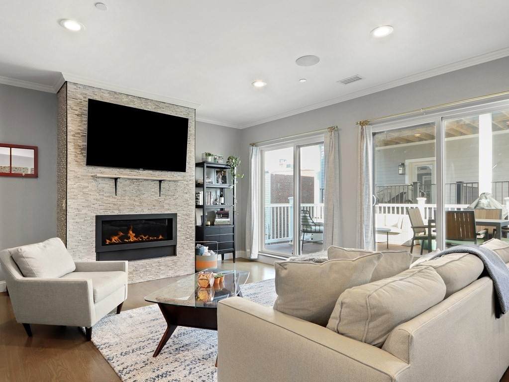 278 W 5Th St - Photo 1
