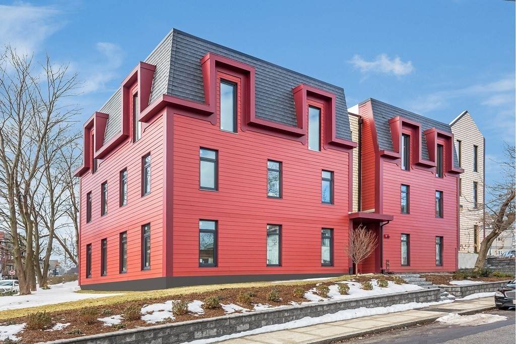 63 Moreland - Photo 1