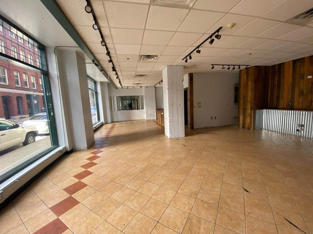 23-33 Middle St - Photo 1