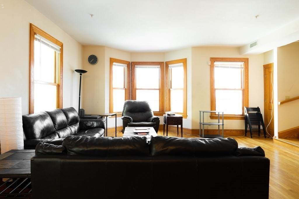 376 Washington St - Photo 1