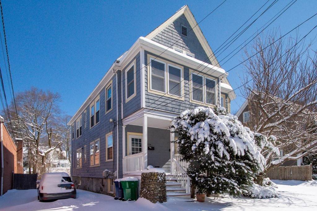 924 Walnut St - Photo 1