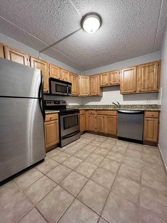 32 Whites Ave - Photo 1