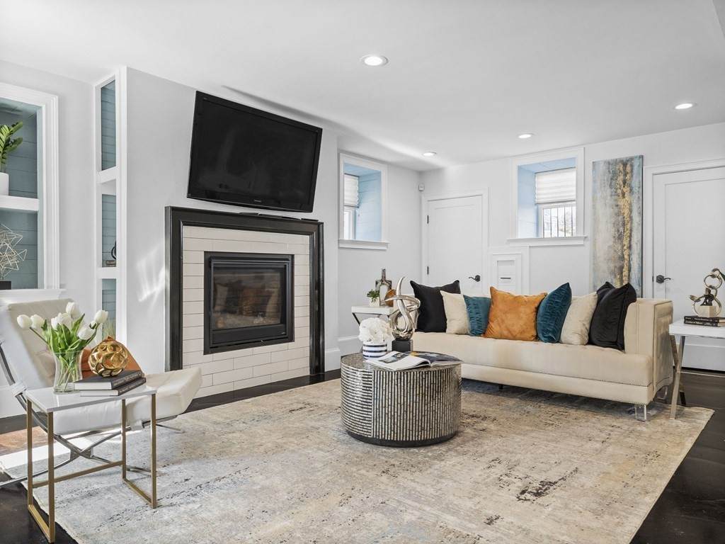 131 Centre St - Photo 1