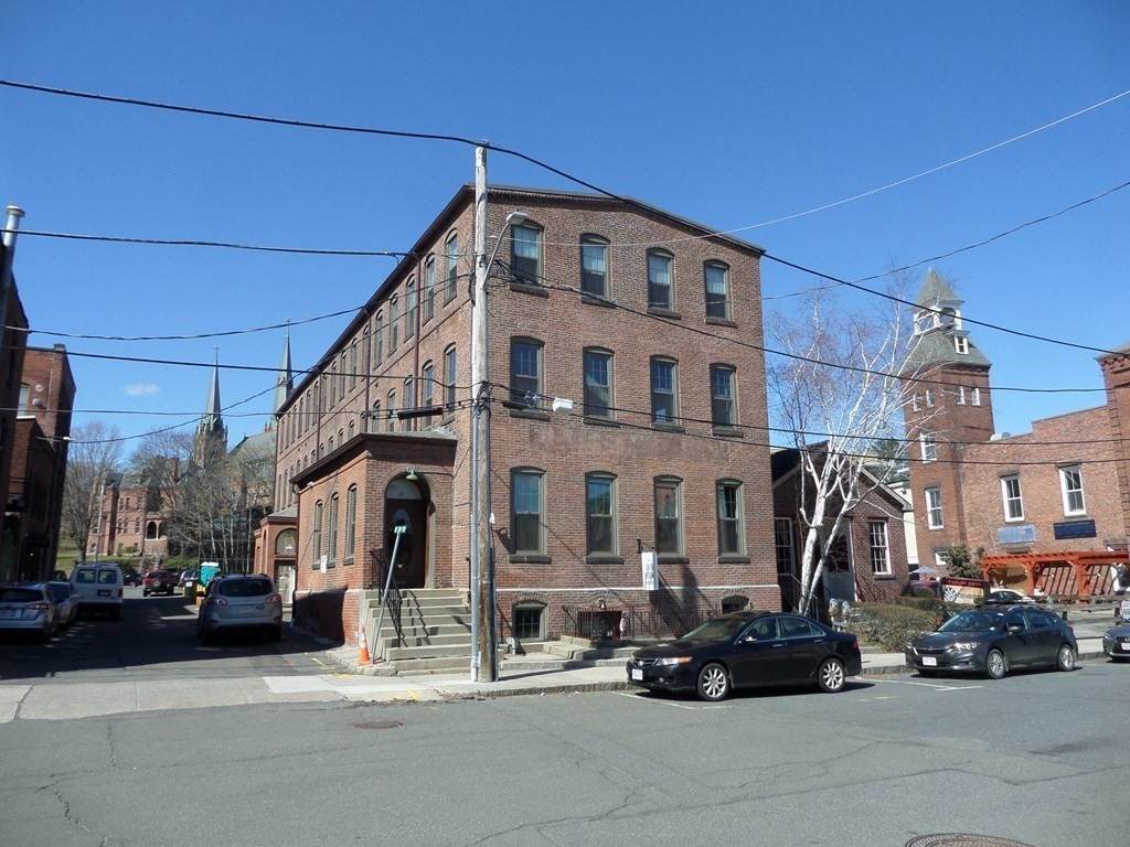 32 Masonic St - Photo 1
