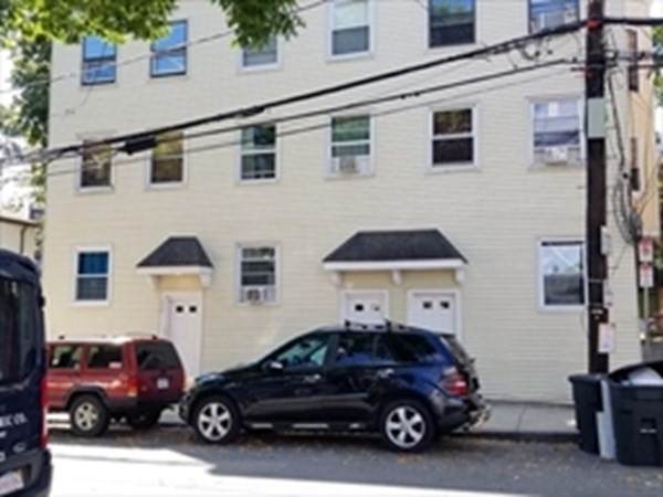 229 Everett St - Photo 1