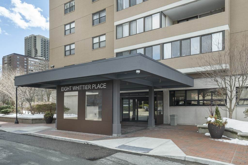 8 Whittier Pl - Photo 1