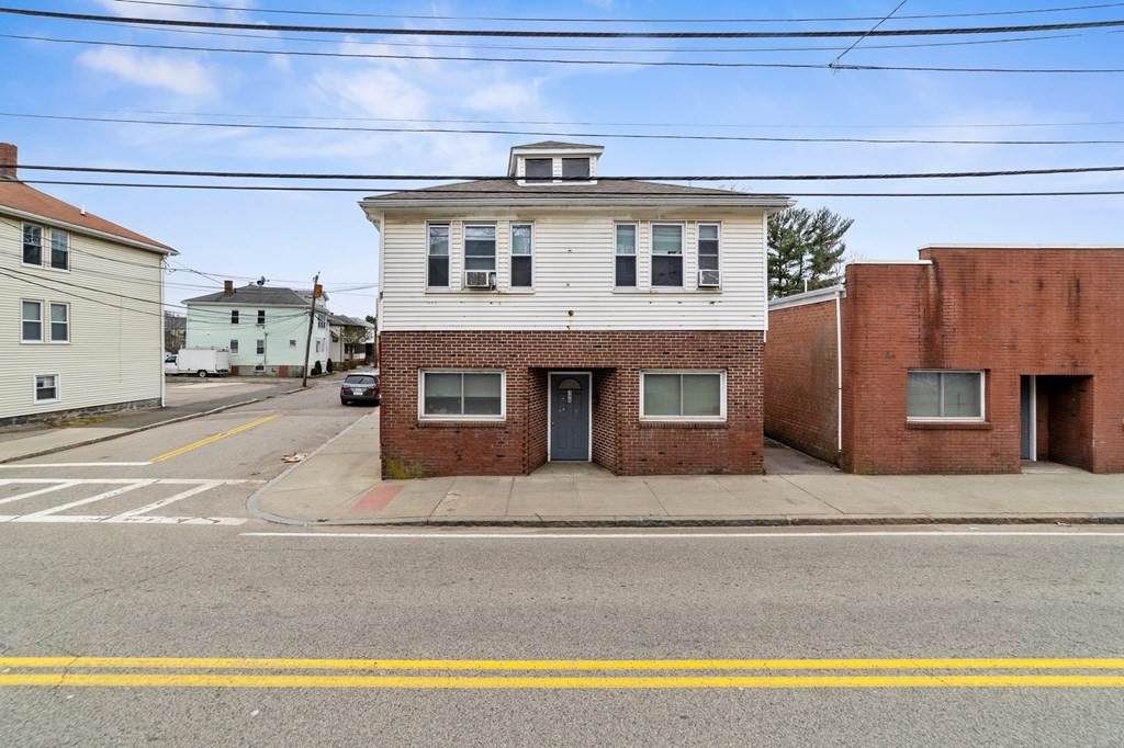 390-392 Water Street - Photo 1
