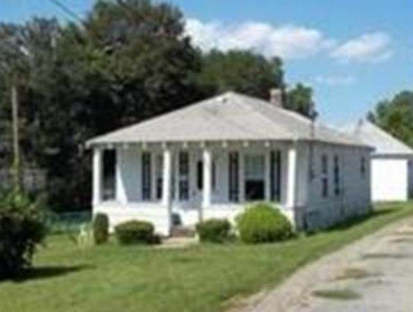 211 Bayside Ave - Photo 1