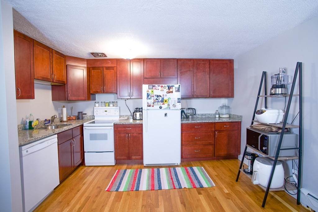 50 Green St - Photo 1