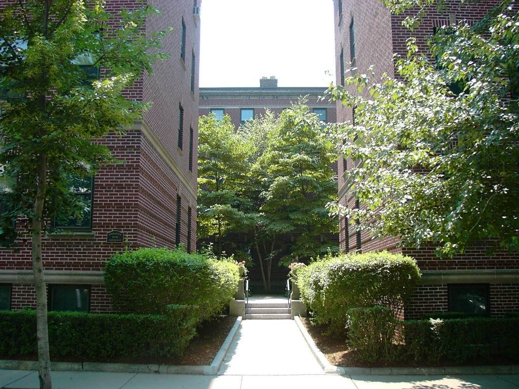 42 Linnaean - Photo 1