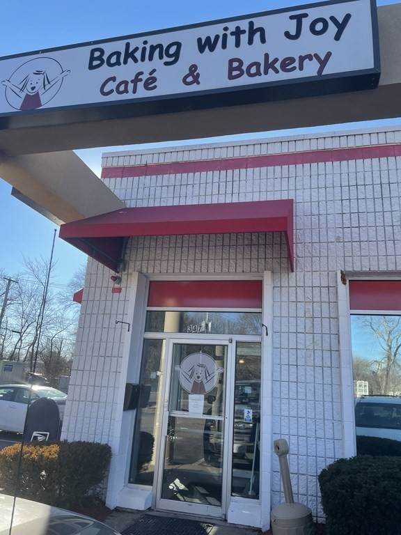 347 Centre Ave - Photo 1