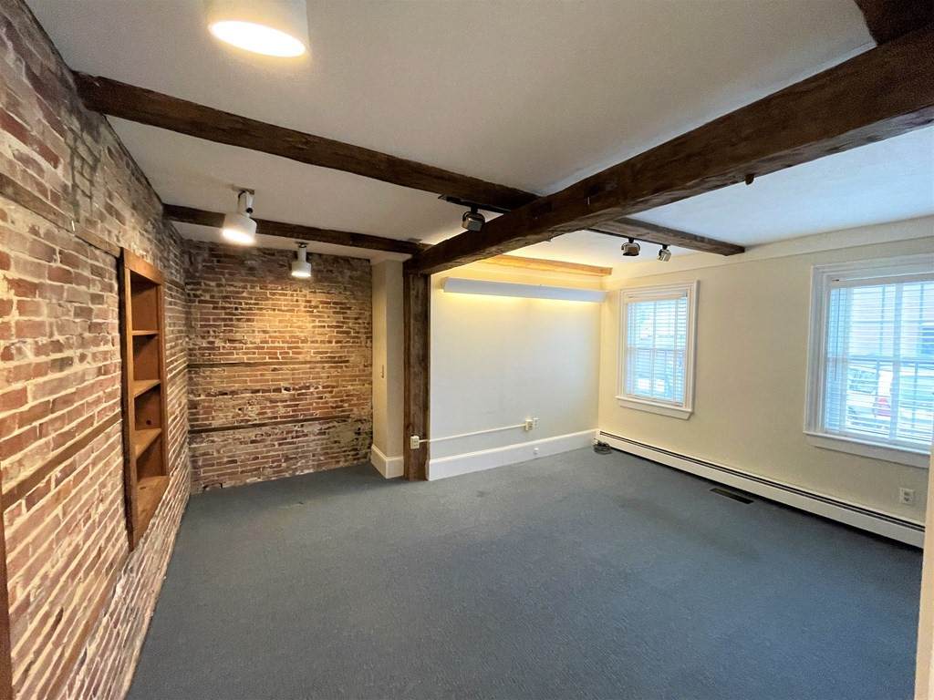 12 Essex Street - Photo 1